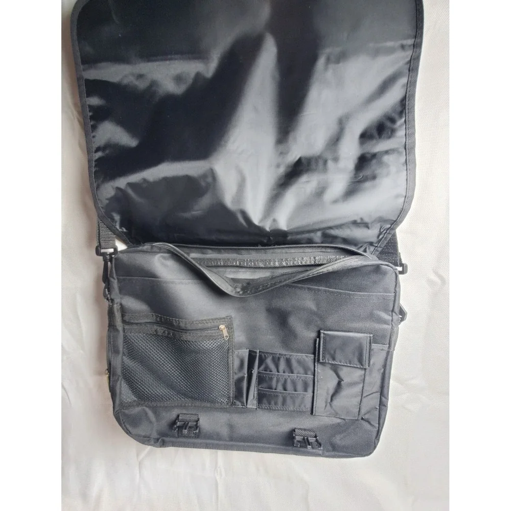 Leeds MDP Logo Travel Messenger‎ Black Travel Bag